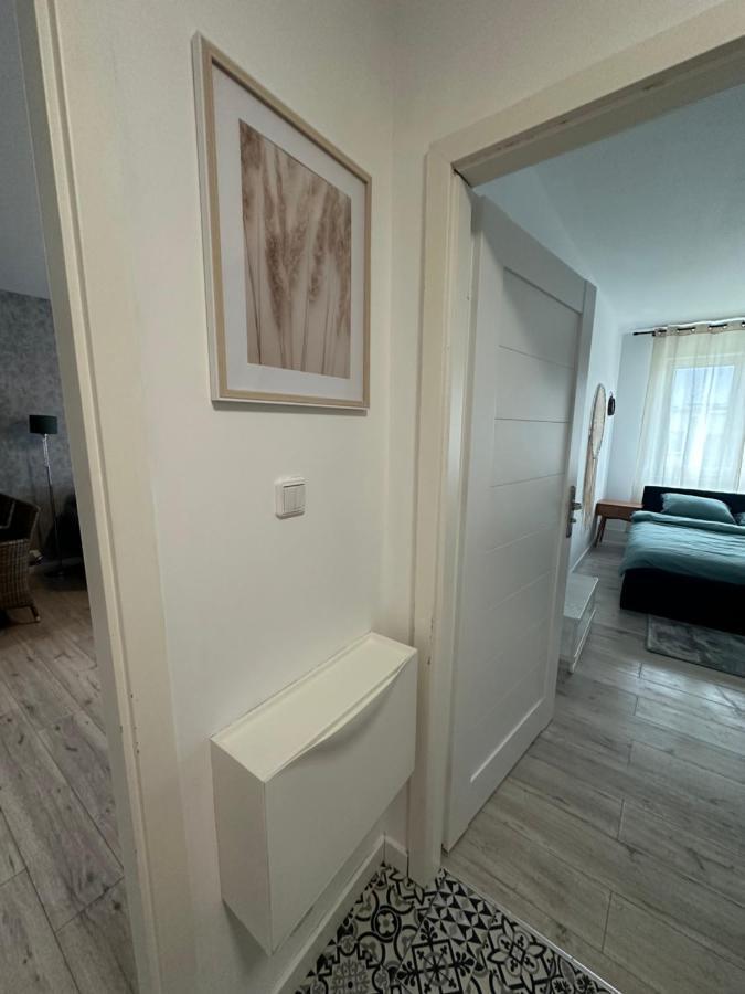 Airport Apartment Regata Kiekrz Lotnisko Baranowo (Gmina Tarnowo Podgorne) Exterior foto